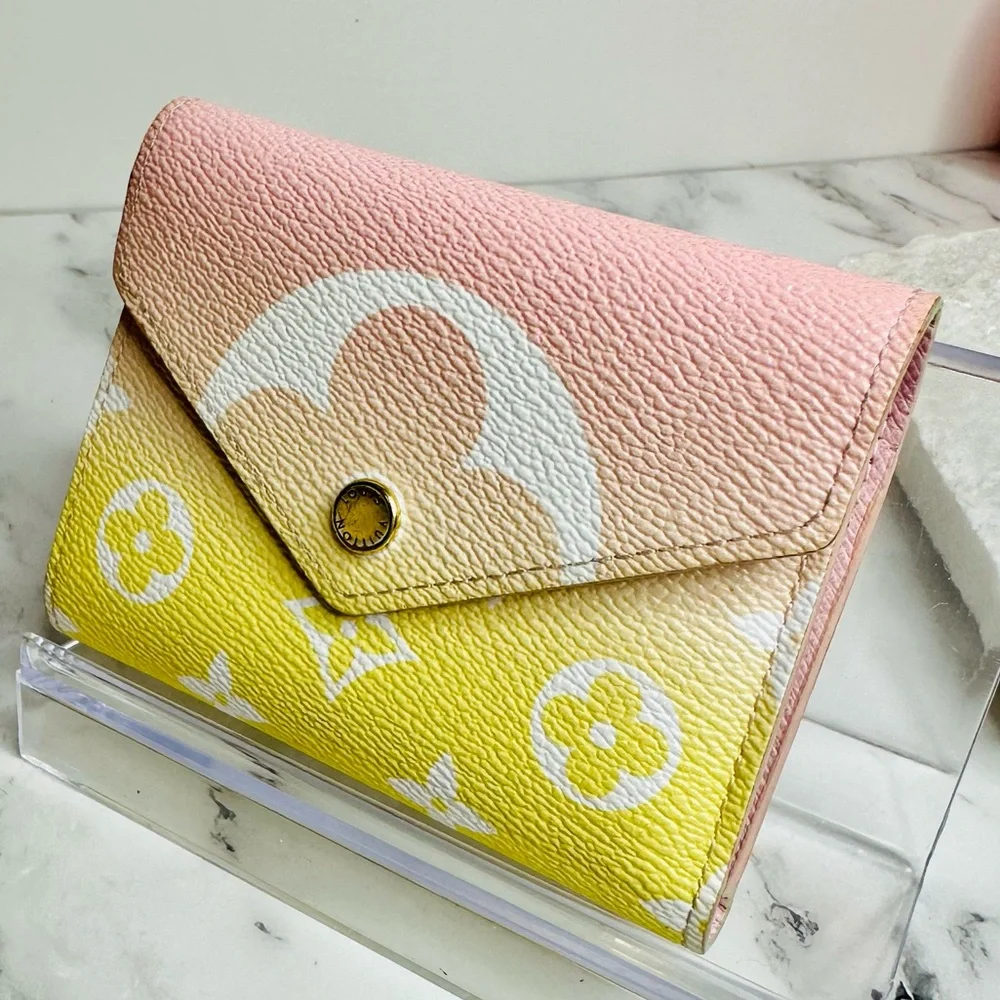 EUC Louis Vuitton Victorine Rose & Yellow 2021 By The Pool Wallet